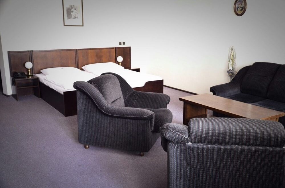 Hotel Celerin 텔치 외부 사진